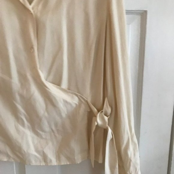 Liz Claiborne Cream Blouse - Picture 3 of 7